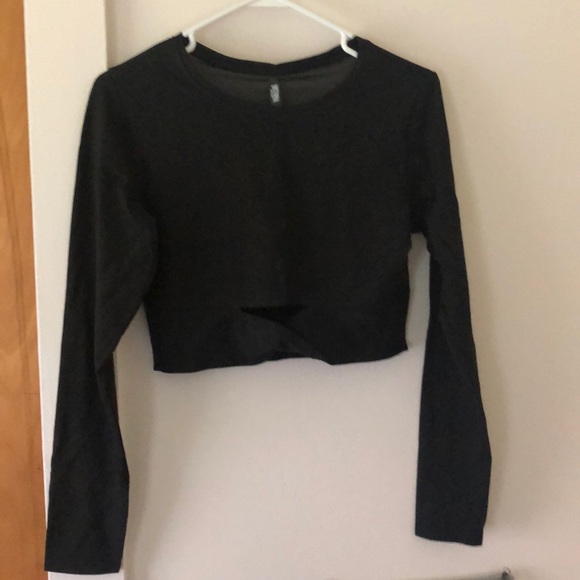 Workout top - Picture 1 of 3